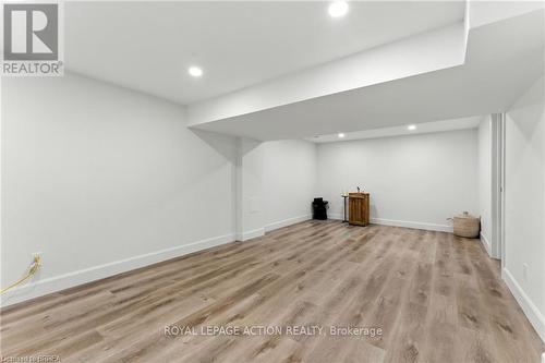 37 Barnes Avenue, Brantford, ON - Indoor Photo Showing Other Room