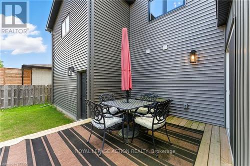 37 Barnes Avenue, Brantford, ON - Outdoor