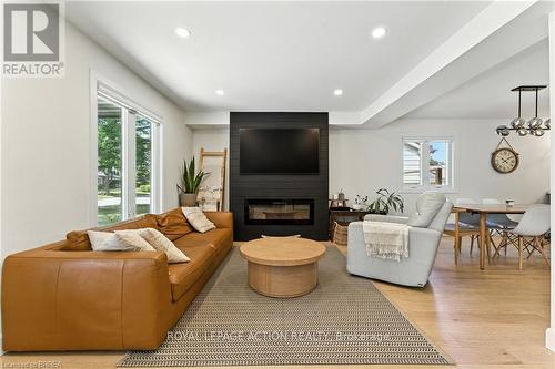 37 Barnes Avenue, Brantford, ON - Indoor Photo Showing Living Room With Fireplace