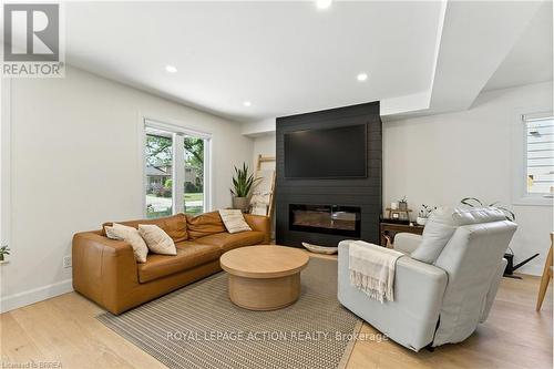 37 Barnes Avenue, Brantford, ON - Indoor Photo Showing Living Room With Fireplace