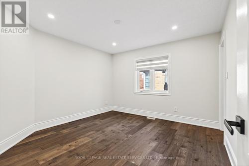 Bedroom 2 w/4pc ensuite - 2240 Pine Glen Road, Oakville, ON - Indoor Photo Showing Other Room