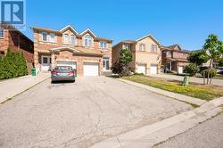 315 COMISKEY CRESCENT  Mississauga, ON L5W 0C5