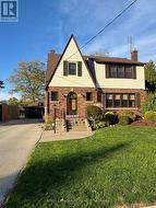 View with double garage - 