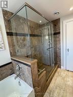 Fully modernized main upper bath - 