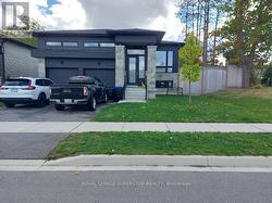 133 BERKELY STREET  Wasaga Beach, ON L9Z 0K5