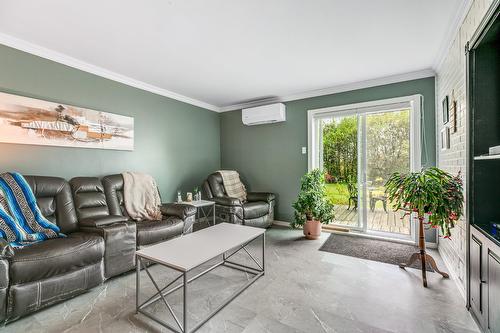 Living room - 1377  - 1381 Ch. De Béthanie, Béthanie, QC - Indoor Photo Showing Living Room