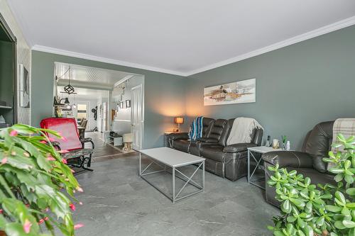 Living room - 1377  - 1381 Ch. De Béthanie, Béthanie, QC - Indoor Photo Showing Living Room