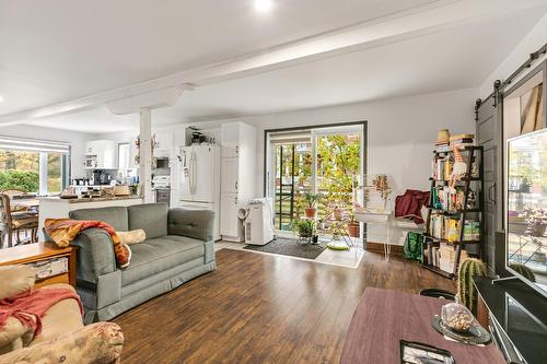 Living room - 1377  - 1381 Ch. De Béthanie, Béthanie, QC - Indoor Photo Showing Living Room