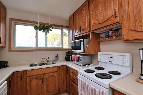 360 Highcliff Bay, Winnipeg, MB 