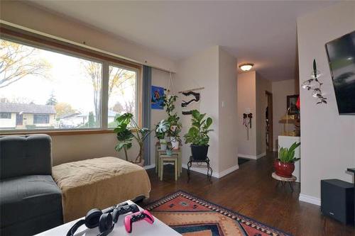 360 Highcliff Bay, Winnipeg, MB 