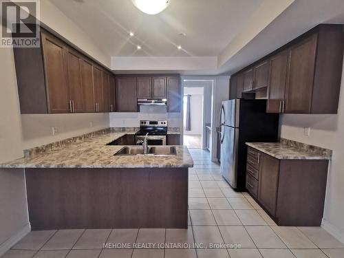 41 Luzon Avenue, Markham, ON - Indoor Photo Showing Kitchen With Double Sink With Upgraded Kitchen