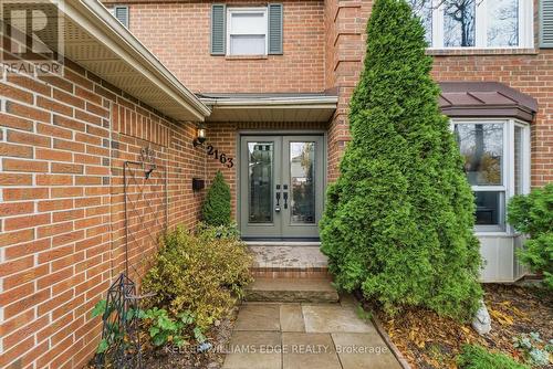 2163 Winding Way, Burlington, ON - Outdoor