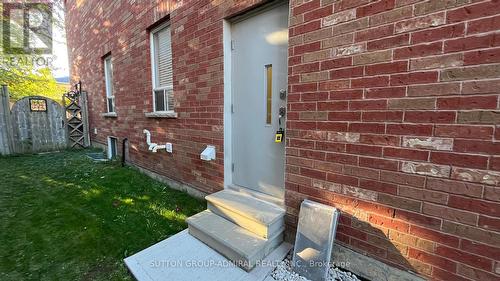 Bsm - 6 White Crescent, Barrie, ON -  With Exterior