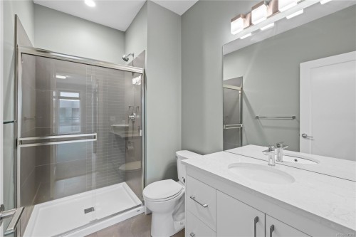 501-6540 Metral Dr, Nanaimo, BC - Indoor Photo Showing Bathroom