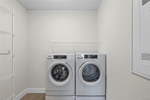 501-6540 Metral Dr, Nanaimo, BC - Indoor Photo Showing Laundry Room