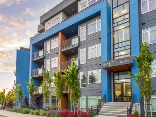 501-6540 Metral Dr, Nanaimo, BC - Outdoor With Facade