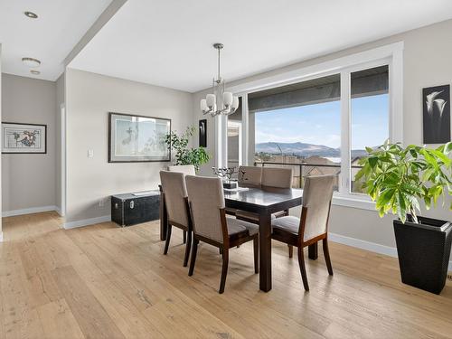 1534 Gregory Road, West Kelowna, BC - Indoor Photo Showing Dining Room