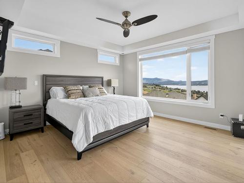 1534 Gregory Road, West Kelowna, BC - Indoor Photo Showing Bedroom