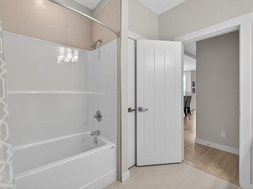 1534 Gregory Road, West Kelowna, BC - Indoor Photo Showing Bathroom