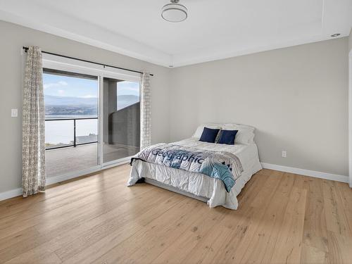 1534 Gregory Road, West Kelowna, BC - Indoor Photo Showing Bedroom