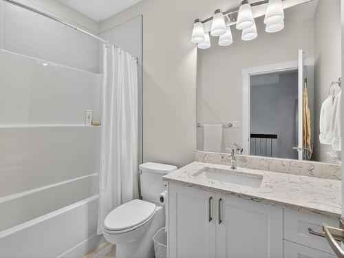 1534 Gregory Road, West Kelowna, BC - Indoor Photo Showing Bathroom