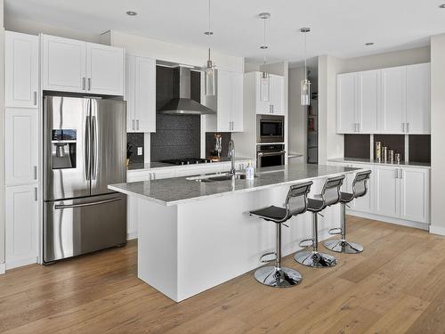 1534 Gregory Road, West Kelowna, BC - Indoor Photo Showing Kitchen With Upgraded Kitchen