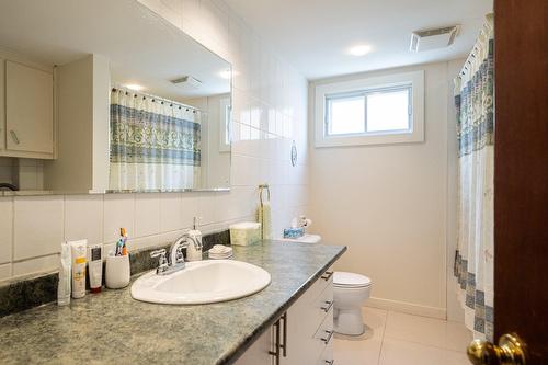 Bathroom - 5007  - 5009 Boul. Notre-Dame, Laval (Chomedey), QC - Indoor Photo Showing Bathroom