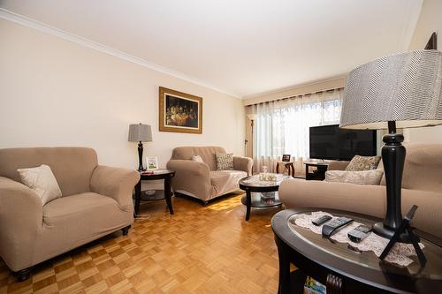 Living room - 5007  - 5009 Boul. Notre-Dame, Laval (Chomedey), QC - Indoor Photo Showing Living Room