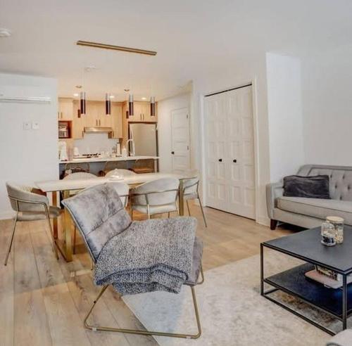 Living room - 704 7E Avenue, Montréal (Rivière-Des-Prairies/Pointe-Aux-Trembles), QC - Indoor Photo Showing Living Room