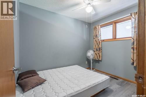 2332 Mcdonald Street, Regina, SK - Indoor Photo Showing Bedroom