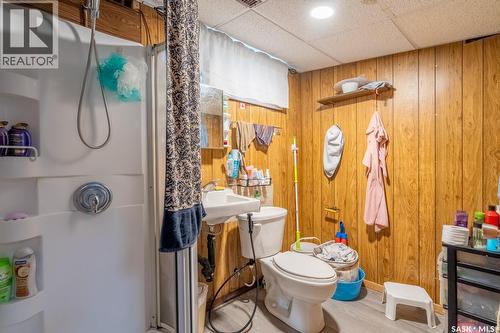 2332 Mcdonald Street, Regina, SK - Indoor Photo Showing Bathroom