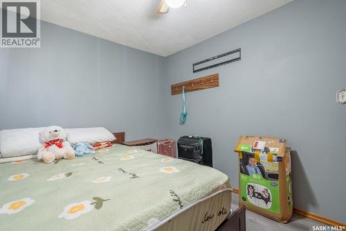 2332 Mcdonald Street, Regina, SK - Indoor Photo Showing Bedroom