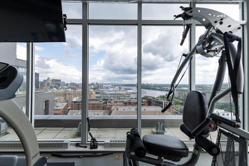 Salle d'exercice - 608-888 Rue Wellington, Montréal (Ville-Marie), QC - Indoor Photo Showing Gym Room