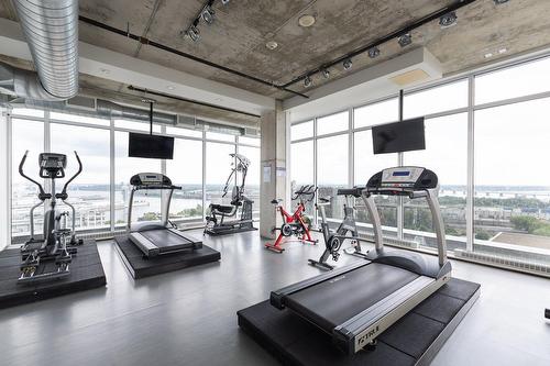 Salle d'exercice - 608-888 Rue Wellington, Montréal (Ville-Marie), QC - Indoor Photo Showing Gym Room