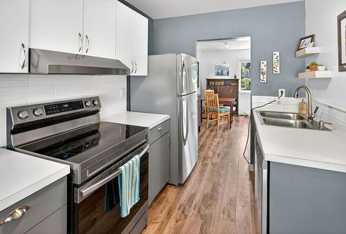 29-310 Yorkton Avenue, Penticton, BC - Indoor Photo Showing Kitchen With Double Sink
