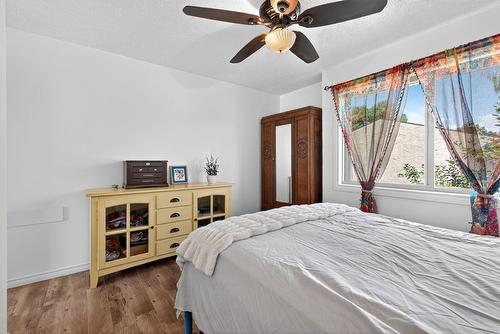 29-310 Yorkton Avenue, Penticton, BC - Indoor Photo Showing Bedroom