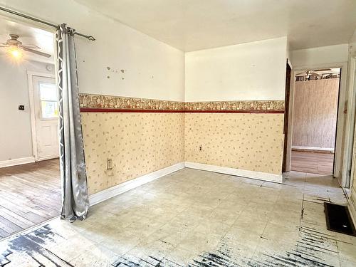 Salle à manger - 28 Crois. Downs, Sherbrooke (Lennoxville), QC -  Photo Showing Other Room