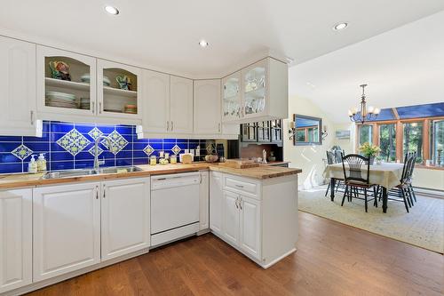 Kitchen - 215-778 Rue Principale, Saint-Sauveur, QC - Indoor Photo Showing Kitchen With Double Sink