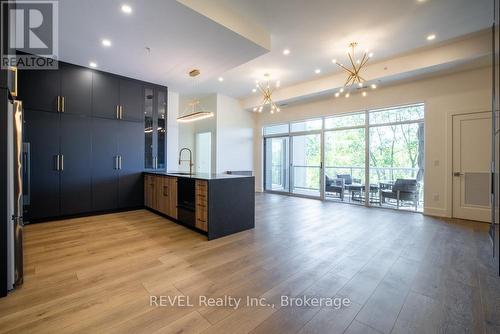 405 - 77 Yates Street, St. Catharines (Downtown), ON - Indoor Photo Showing Kitchen