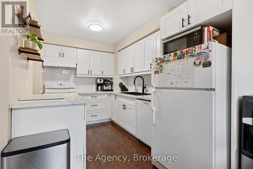 42 - 286 Cushman Road, St. Catharines (Carlton/Bunting), ON - Indoor Photo Showing Kitchen