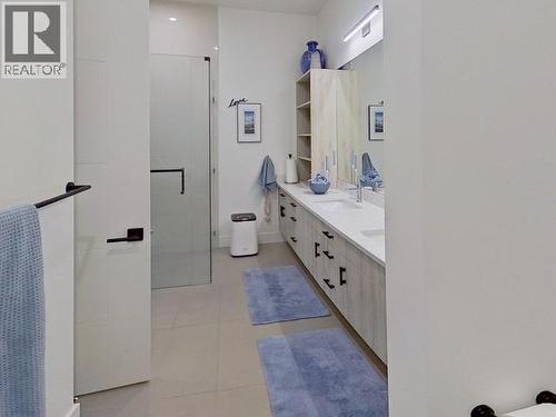 4054 Saturna Ave, Powell River, BC - Indoor Photo Showing Bathroom