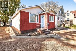 1020 9th AVENUE NW  Moose Jaw, SK S6H 4J5