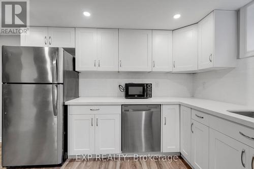 20 West 4Th Street, Hamilton, ON - Indoor Photo Showing Kitchen