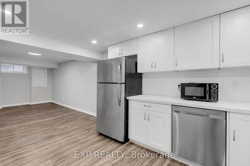 20 West 4Th Street, Hamilton, ON - Indoor Photo Showing Kitchen