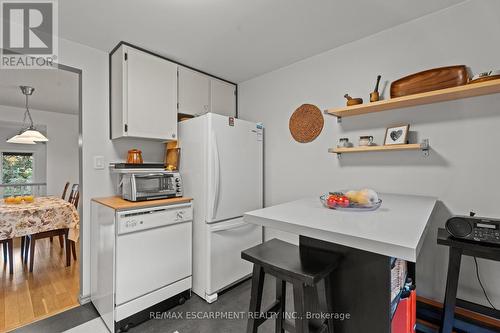 7 - 1967 Main Street W, Hamilton, ON - Indoor Photo Showing Kitchen