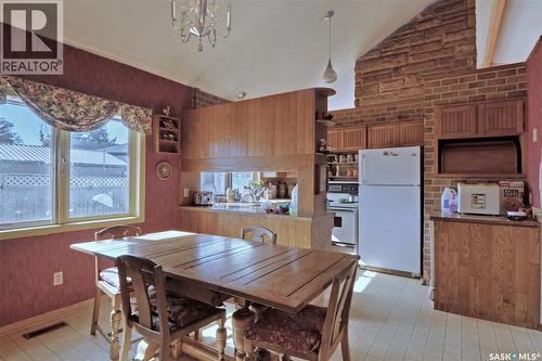 1211 Gordon Road, Moose Jaw, SK - Indoor Photo Showing Dining Room