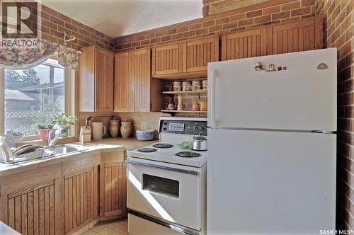 1211 Gordon Road, Moose Jaw, SK - Indoor Photo Showing Kitchen