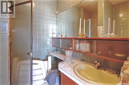 1211 Gordon Road, Moose Jaw, SK - Indoor Photo Showing Bathroom