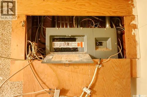 1211 Gordon Road, Moose Jaw, SK - Indoor