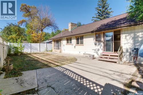 1211 Gordon Road, Moose Jaw, SK - Outdoor